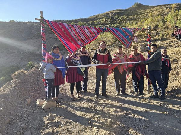 ENTREGA DE APERTURA DE CAMINO EN LA COMUNIDAD DE TAIPILOMA