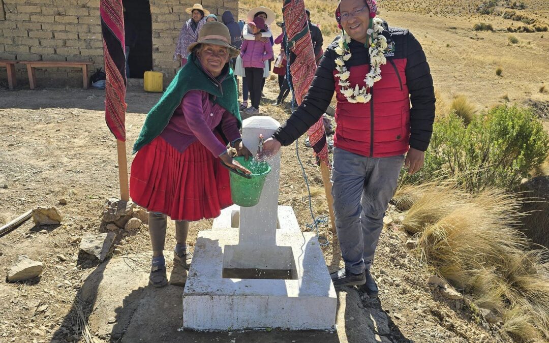 ENTREGA DE SISTEMA DE AGUA DE CONSUMO