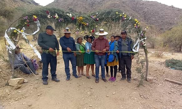 ENTREGA DE NUEVA APERTURA DE CAMINO PARA LAS COMUNIDADES APHARUMIRI, ACHOJCHI Y LOMA CORRAL