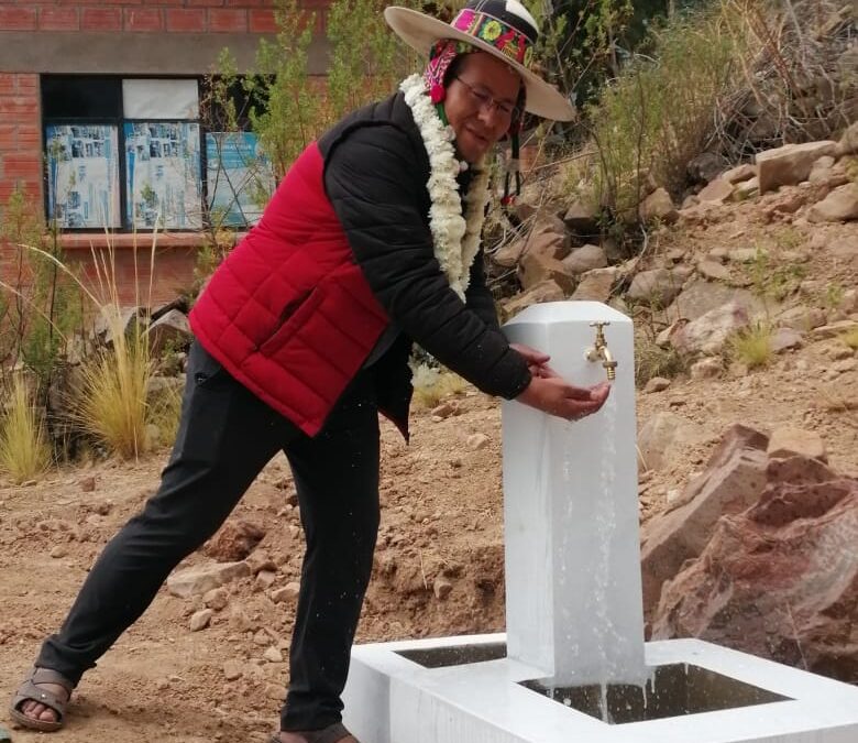 SISTEMA DE AGUA DE CONSUMO EN TUMUYO CON TANQUE, RED Y PILETAS DOMICILIARIAS