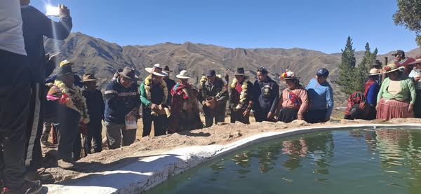 autoridades entregan sistema de riego en Chongo