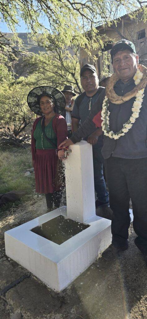 piletas domiciliarias del sistema de agua de consumo en Thirata Abajo