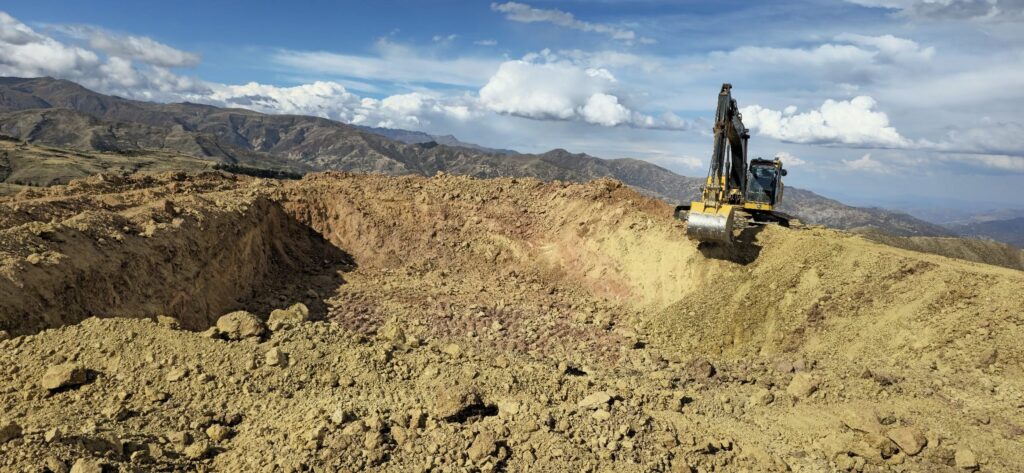 construcción de atajados para almacenamiento de agua en Pallalli