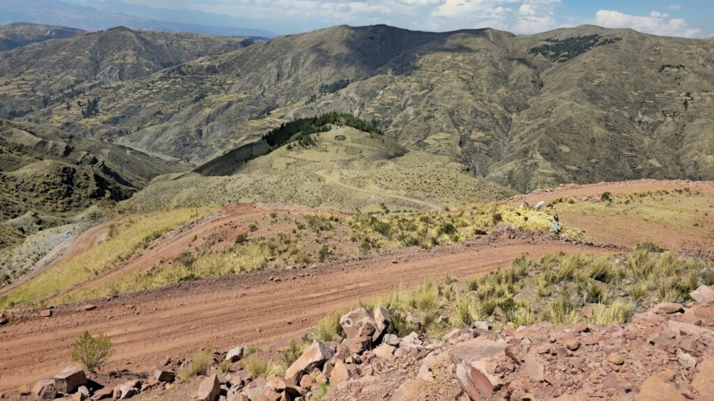 apertura de nuevo camino vecinal en Arriendo