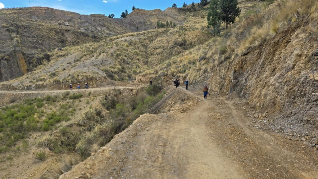 apertura de nuevo camino vecinal en Sub Central de Lapiani