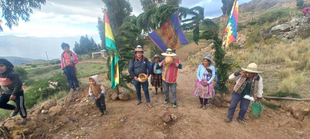 #CAMINOESINTEGRACIÓNYDESARROLLO ENTREGA PROTOCOLAR DE #APERTURADENUEVOSCAMINOSVECINALES DE UN TOTAL DE 7 KM PARAS LAS COMUNIDADES DE HUAYCO ABAJO, Q’OCHIRANCHO Y KASASOLA DE LA SUB CENTRAL DE JATUN K’ASA, EL CUAL SERVIRÁ PRINCIPALMENTE PARA EL TRASLADO DE LA PRODUCCIÓN AGRÍCOLA E INTEGRACIÓN ENTRE COMUNIDADES