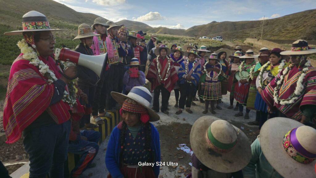 #MESDENUESTROBICENTENARIO #ENTREGADE PUENTEVEHICULAR – WICHU PAMPA EN LA #COMUNIDAD DE ANTAKAHUA