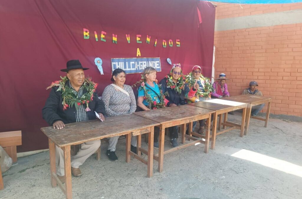 EN EL TRANSCURSO DEL DIA DE HOY NUESTRA PRIMERA AUTORIDAD MUNICIPAL, REALIZÓ LA: EN EL TRANSCURSO DEL DIA DE HOY NUESTRA PRIMERA AUTORIDAD MUNICIPAL, REALIZÓ LA: ENTREGA DE #NUEVAAPERTURADECAMINO DE 2 KM COMO 1RA. FASE PARA LA COMUNIDAD DE JIRONKOTA. #INICIODEOBRADEAPERTURADENUEVOCAMINO QUE UNIRÁ LAS COMUNIDADES DE CHILLCA GRANDE A TUJSAPUJYO. #ENTREGADEATAJADOS PARA LAS COMUNIDADES DE CHILLCA GRANDE Y CHILLCA CHICO. #INICIODEOBRA DE #2AULAS PARA LA U.E. CHILLCA GRANDE CON EL APOYO DE LA FUNDACIÓN HAND.