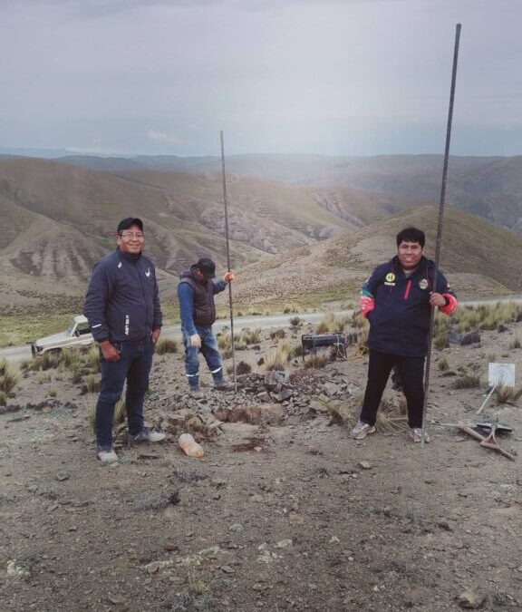 EN LOS ÚLTIMOS DÍAS DE GESTIÓN, NUESTRO ALCALDE MUNICIPAL REALIZÓ LA INSPECCIÓN DEL AVANCE DEL #PROYECTO #ELECTRIFICACION #RURAL #REGIÓN #ANDINA PARA LAS 84 COMUNIDADES FALTANTES DE #TAPACARI, DONDE SE EVIDENCIÓ UN AVANCE FÍSICO DE UN 25% DE LA OBRA, PROYECTO QUE SEGÚN SUS PLAZOS ESTARÁ CONCLUYENDO EN LA GESTIÓN 2027.